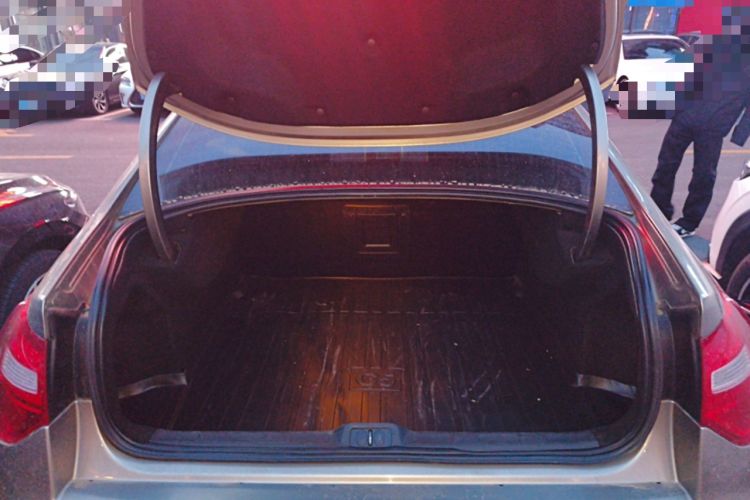 Used Citroen C5 2013 2.3L Automatic Zunyu Model
