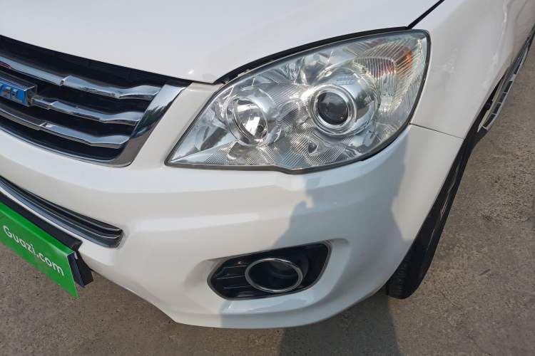 Used Haval H6 2016 Upgraded Model 1.5T Automatic Two-Wheel Drive Elite Version Left Front Headlight