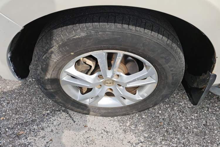 Used JMC Yusheng S330 2016 1.5L GTDi Automatic Two-Wheel Drive Comfort Edition Left Front Wheel Hub