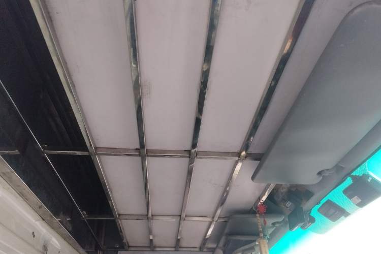 Used Dongfeng Yufeng 2020 2.5T V9 Cargo Van Long Wheelbase High Roof 3-Seater China V Emission Standard ZD25