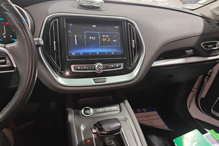 Used JETOUR X70 2020 1.5T DCT YueXing Edition 5 Seats Audio And AC Panel