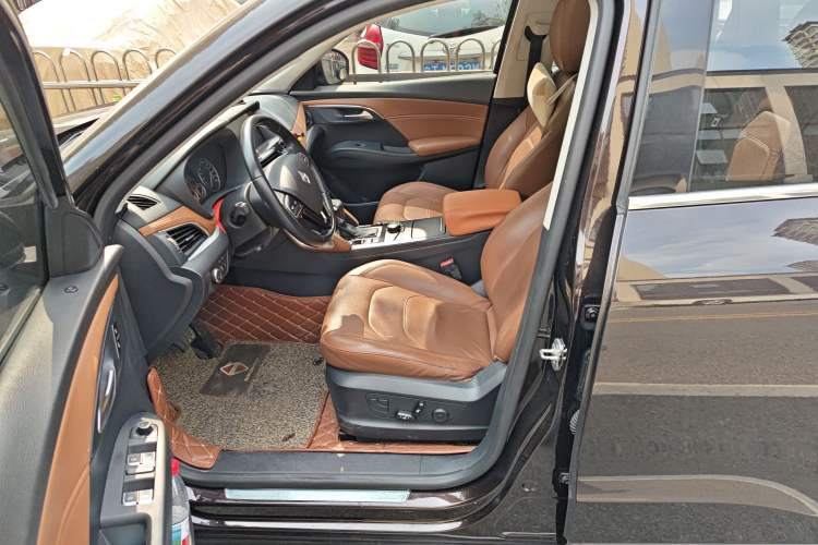 Used BORGWARD BX7 2016 28T Two-Wheel Drive Luxury Version 5 Seats
