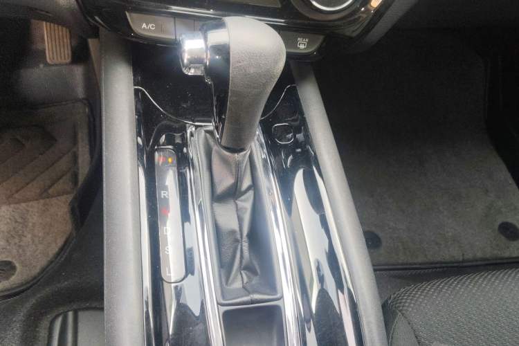 Used Honda Vezel 2015 1.5L CVT two-wheel drive Comfort trim Gear Lever