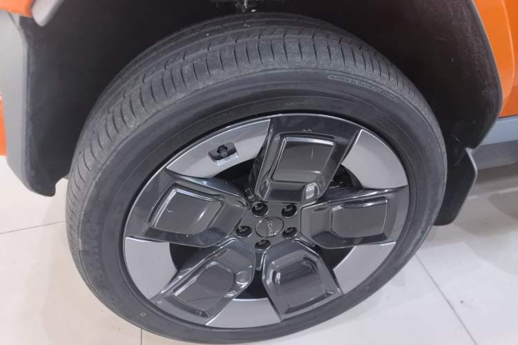 Used iCAR V23 2026 Model V23S 501 Four-Wheel Drive Peak Performance Edition Exterior 4