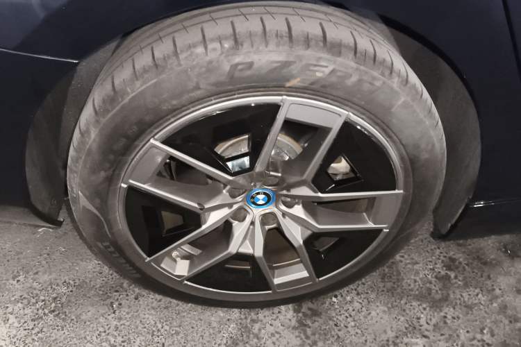 Used BMW i5 2024 eDrive 35L Prestige Luxury Package