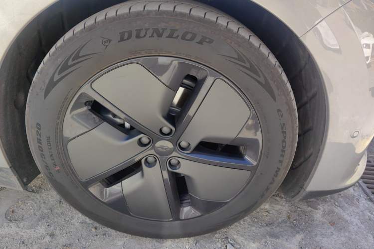 Used Li Auto i6 2025 Model Two-Wheel-Drive Standard Type Right Front Wheel Hub