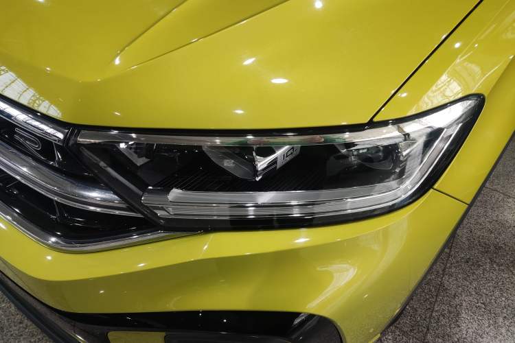 Used Volkswagen T-ROC 2023 300TSI DSG Two-Wheel Drive Starlight Edition