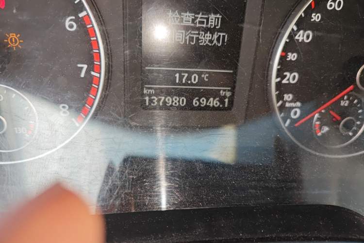 Used Volkswagen Sagitar 2013 1.4 TSI BlueMotion Edition Odometer Close Up