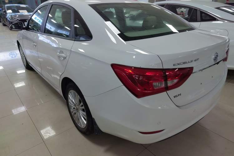 Used Buick GT 2017 15N Automatic Elite Version Exterior 2