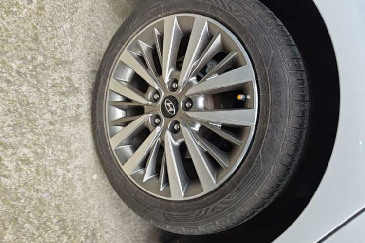 Used Hyundai Mistra 2017 1.6T Automatic Smart GLS China V Standard Right Rear Wheel Hub