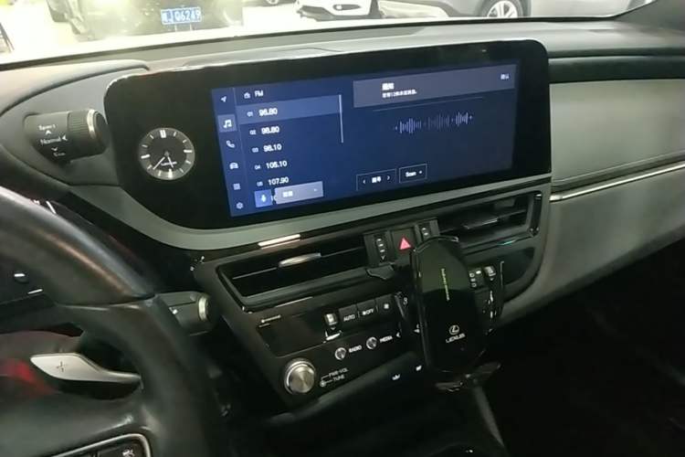 Used Lexus ES 2024 200 Premium Edition