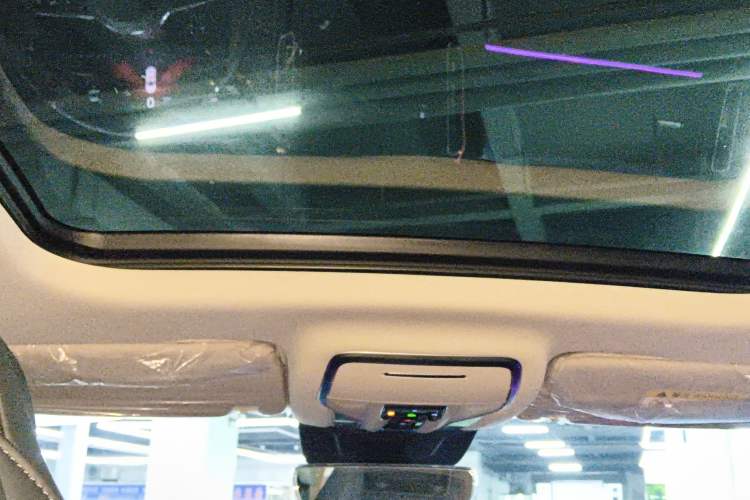 Used Hongqi HS3 2023 1.5T Two-Wheel Drive Shanwei Edition Headliner