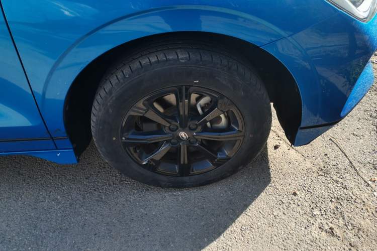 Used BYD e2 2019 Standard Range Model – Smart & Comfortable Version Right Front Wheel Hub