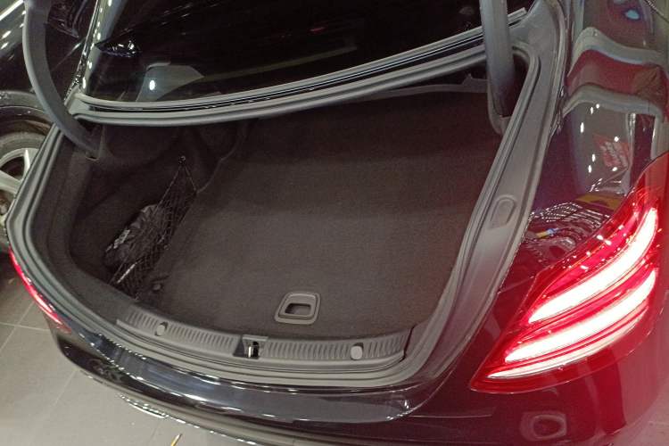 Used Mercedes-Benz E-Class 2020 E 300 L Stylish Model Trunk