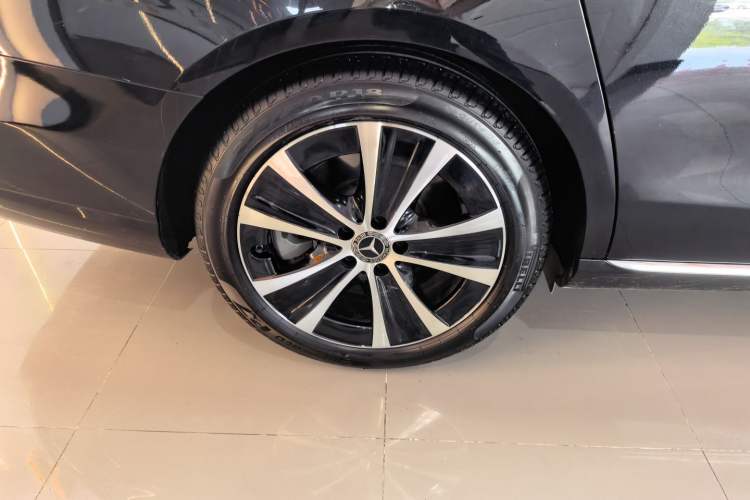 Used Mercedes-Benz E-Class New Energy 2023 E 350 e L Plug-in Hybrid Sedan Exterior 5