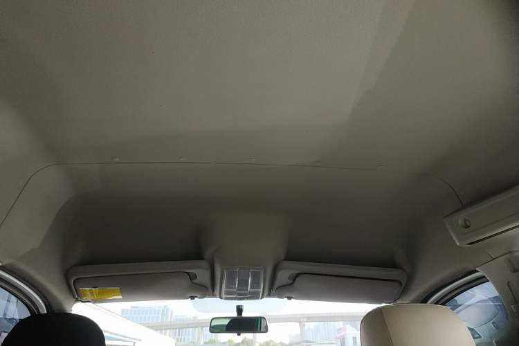 Used SAIC MAXUS Xintu V80 2021 2.0T Manual Classic Aoyuntong Short Wheelbase Mid-Roof 5/6-Seater