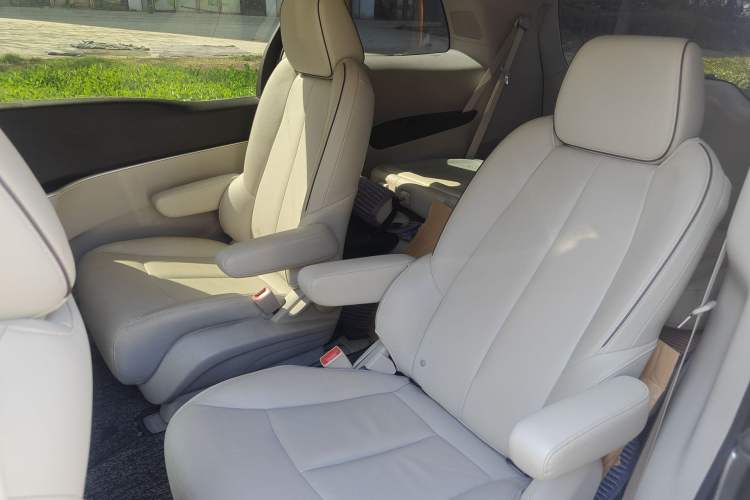 Used Buick GL8 2021 Land Cruiser Executive Class 652T Luxury Model Left Rear Seat