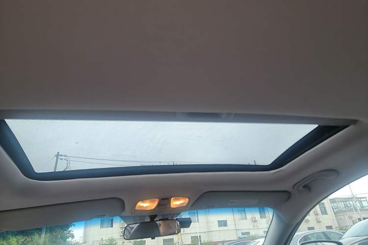 Used Hyundai Sonata 2015 Classic 2.0L Automatic Luxury Edition Headliner