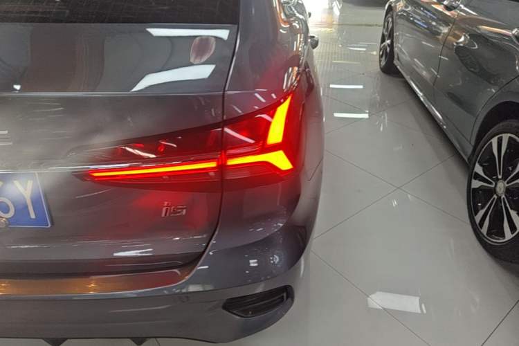 Used Roewe i5 2021 Revised Version 1.5L CVT Diamond Edition
