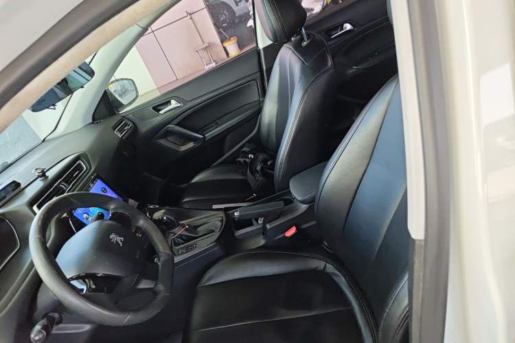 Used Peugeot 308 2016 1.6L Automatic Fashion Edition
