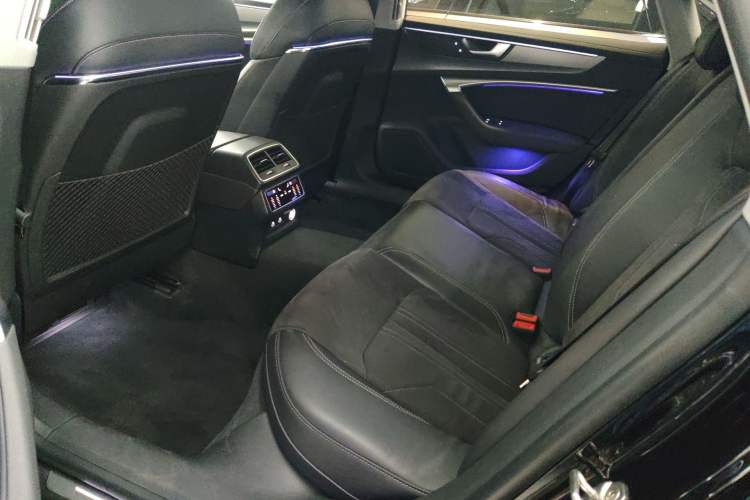 Used Audi A7L 2024 45TFSI S-line Dream-Building Edition Flow Crystal Package
