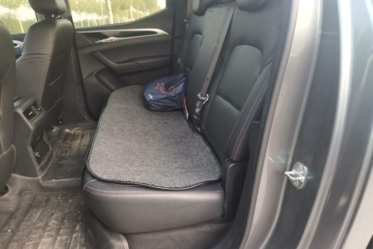 Used SAIC MAXUS T60 2017 2.8T Diesel Automatic 4x4 High-Ride Luxury Standard Cabin – China V Emission Standard