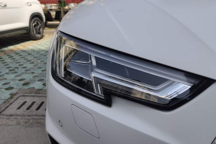 Used Audi A4L 2019 40 TFSI Fashion Edition China VI Emission Standard
