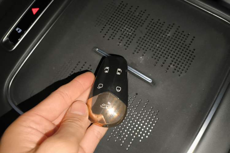 Used VOYAH Dream 2025 PHEV Four-Wheel-Drive Flagship Kunpeng Edition
