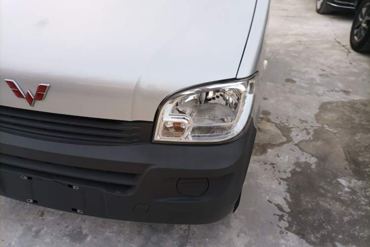 Used Wuling Zhiguang 2023 1.5L Utility Version with Enclosed Windows 2 Seats