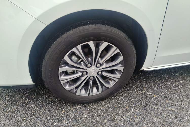 Used Buick GL8 2023 Land Executive Class Smart Enjoyment Model
