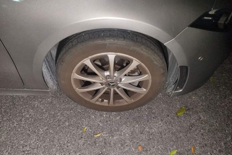 Used Mercedes-Benz A-Class 2019 A 200 L Sport Sedan Right Front Wheel Hub