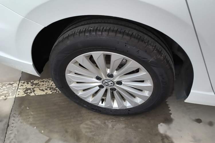 Used Volkswagen Lavida 2019 1.5L Automatic Vision Edition China VI Standard Right Rear Wheel Hub