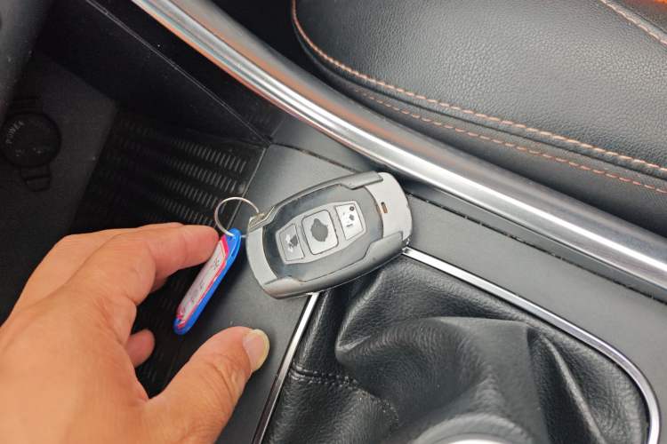 Used BYD Song 2016 Gaishi Edition 1.5TI Manual Haoya Model Vehicle Key