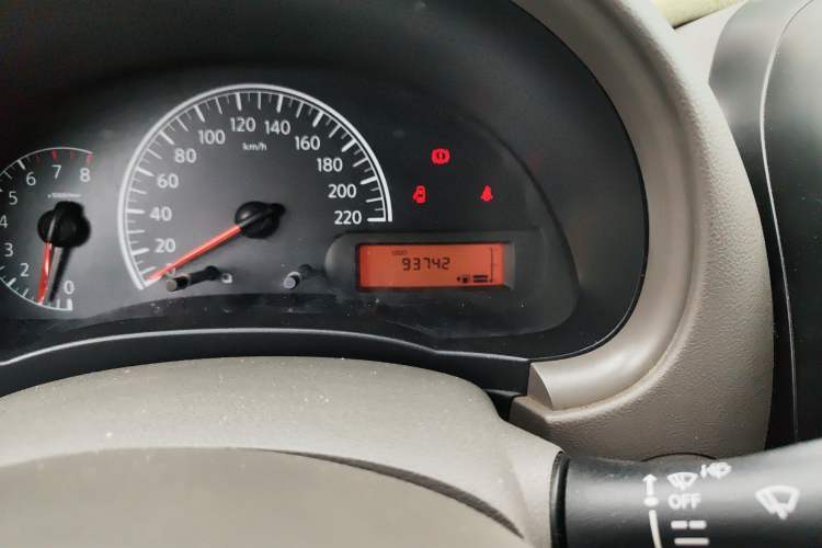 Used Nissan Sunny 2015 1.5XE Manual Comfort Edition Odometer Close Up