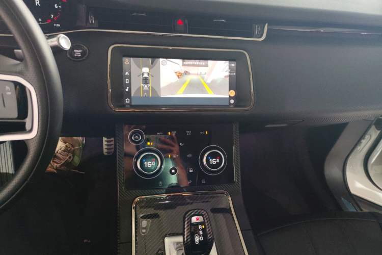 Used Land Rover Range Evoque 2021 Range Rover Evoque 200 PS R-Dynamic Standard Elite Edition Audio And AC Panel