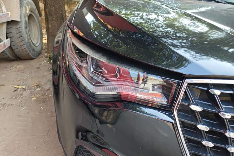 Used Zotye T800 2018 2.0T Automatic Luxury Connected 7-Seater
