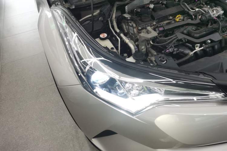 Used Toyota C-HR 2020 2.0L Leading Edition Right Front Headlight