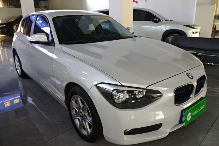 Used BMW 1 Series 2013 Revised 116i Leading Edition Front Right 45 Deg