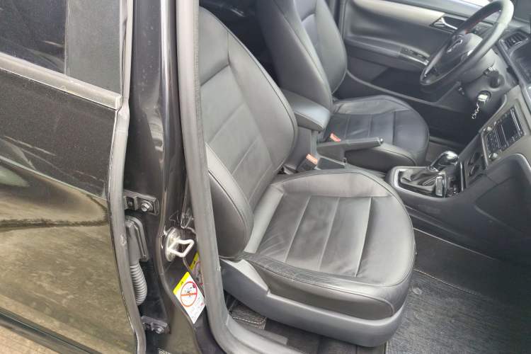 Used Volkswagen Lavida 2013 Restyled Classic 1.6L Automatic Comfort Edition
