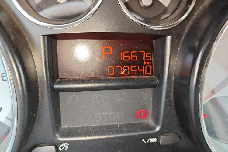 Used Peugeot 308 2013 1.6L Automatic YouShang Model Odometer Close Up