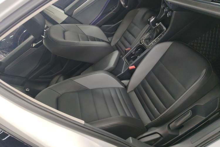 Used Volkswagen Sagitar 2021 280TSI DSG Excellence Edition Right Front Seat