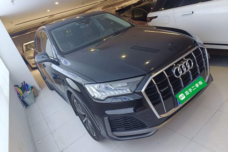 Used Audi Q7 2020 55 TFSI quattro S line sports model
