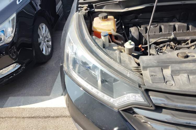 Used Dongfeng Aeolus AX7 2016 2.0L Manual Zhiyi Trim Right Front Headlight