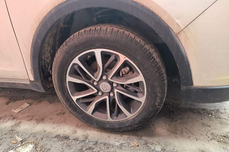 Used Baojun 730 2019 1.5L Manual Fashion Model 7-seater National V Right Front Wheel Hub