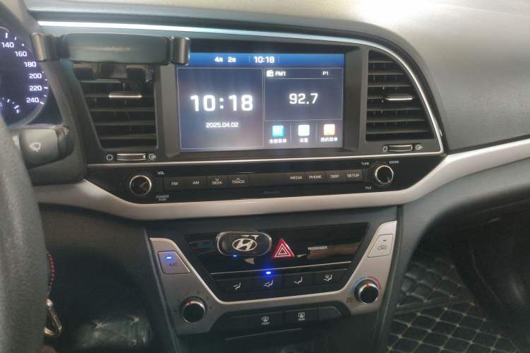 Used Hyundai Elantra (6th Generation / Lingdong) 2016 1.6L Automatic ZhiXuan – Elite Version Audio And AC Panel