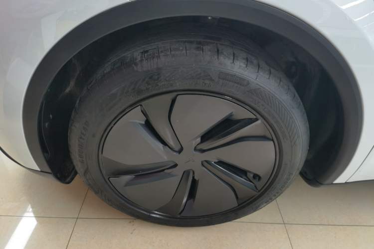 Used Tesla Model Y 2025 Rear-Wheel Drive First Edition