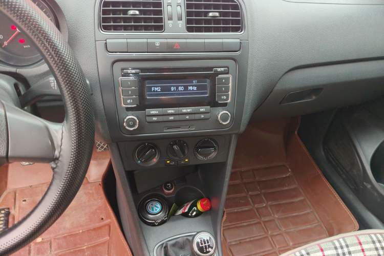 Used Volkswagen Polo 2011 1.4L Manual ZhiLe Edition