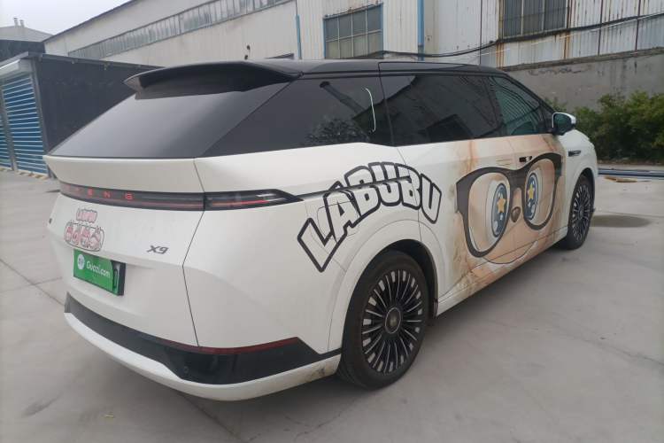 Used XPeng X9 2025 740 Ultra-Long Range Max Rear Right 45 Deg