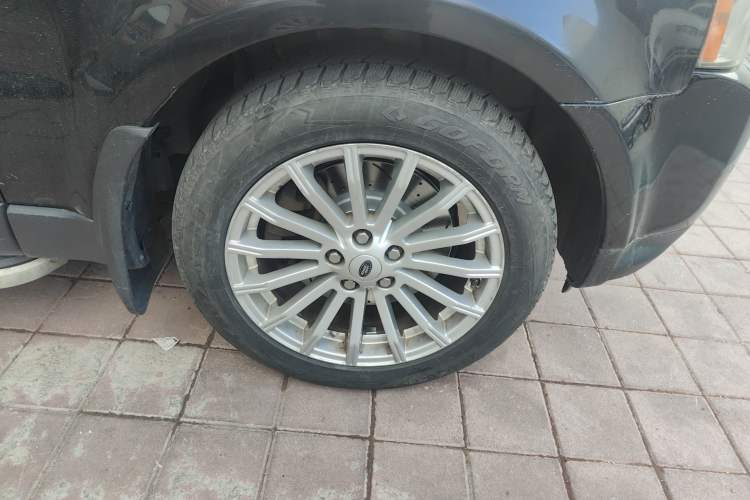 Used Land Rover Range Sport 2011 3.0 TDV6 Diesel Version Right Front Wheel Hub