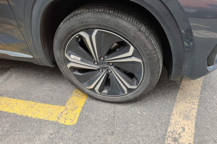 Used Geely Auto Monjaro L 2022 1.5T Thunder Hi·F Plug-in Hybrid Super Rui Right Front Wheel Hub